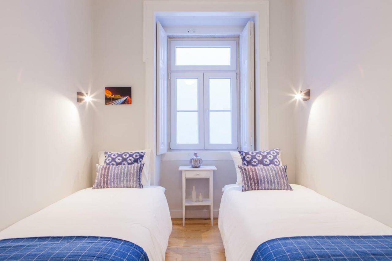 Alfama St George Castle District Fabulous 3 Bedrooms 2 Bathrooms Ac Balcony 1st Floor 19th Century Building Apartment