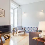 Alfama St George Castle District Fabulous 3 Bedrooms 2 Bathrooms Ac Balcony 1St Floor Apartment 19Th Century Building